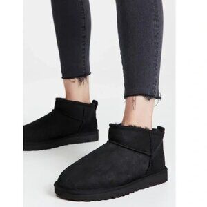 NIB UGG Classic Ultra Mini Boot Black EU 39 US 8